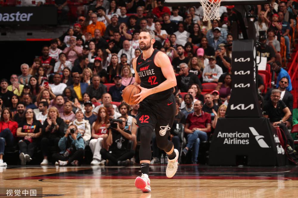 出管理层在 出管理层在