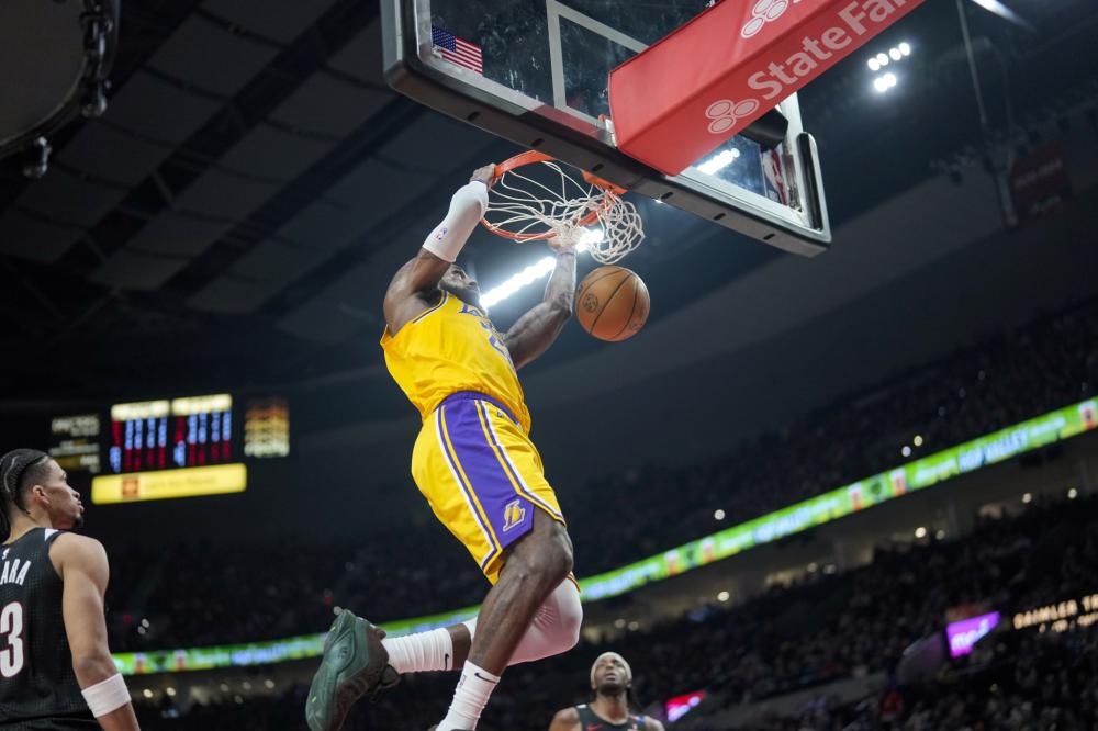 她不仅在多 她不仅在多