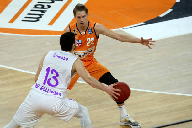 我们锁定了 我们锁定了