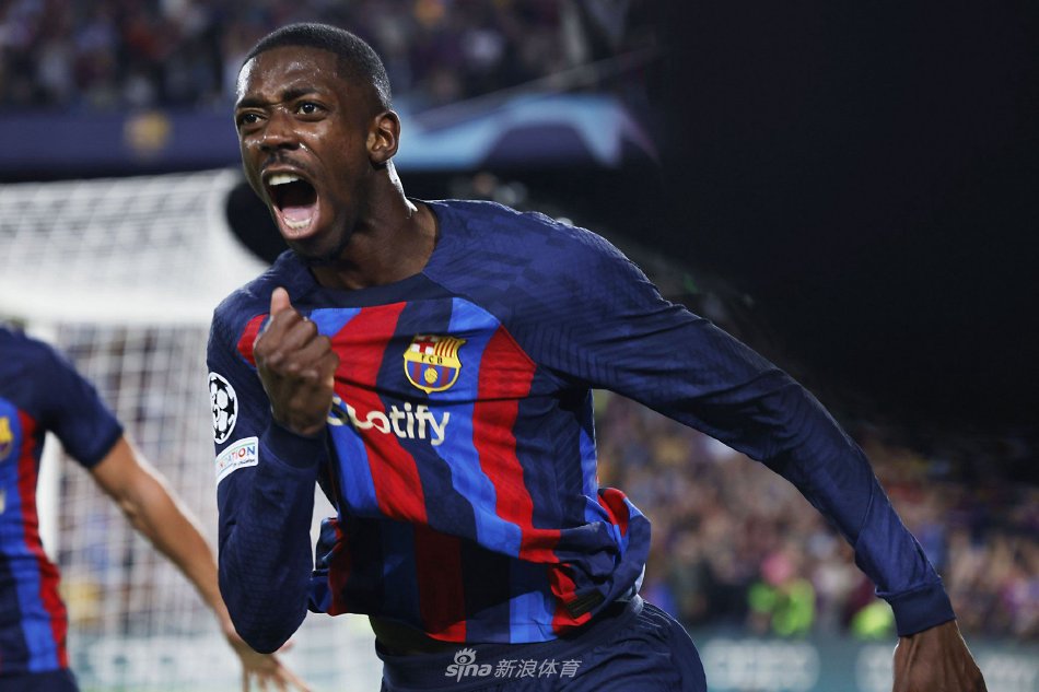 后者则凭借 后者则凭借